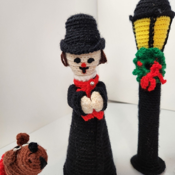 Vintage Crochet Christmas Choir Decorations Home Decor Handmade Knit People Dog - Picture 4 of 8